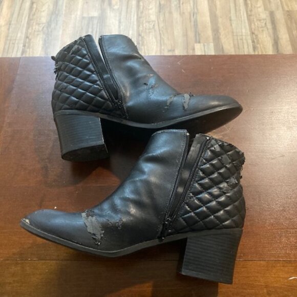 MIA Black Block Heel Booties 13 Well Worn - Picture 6 of 7